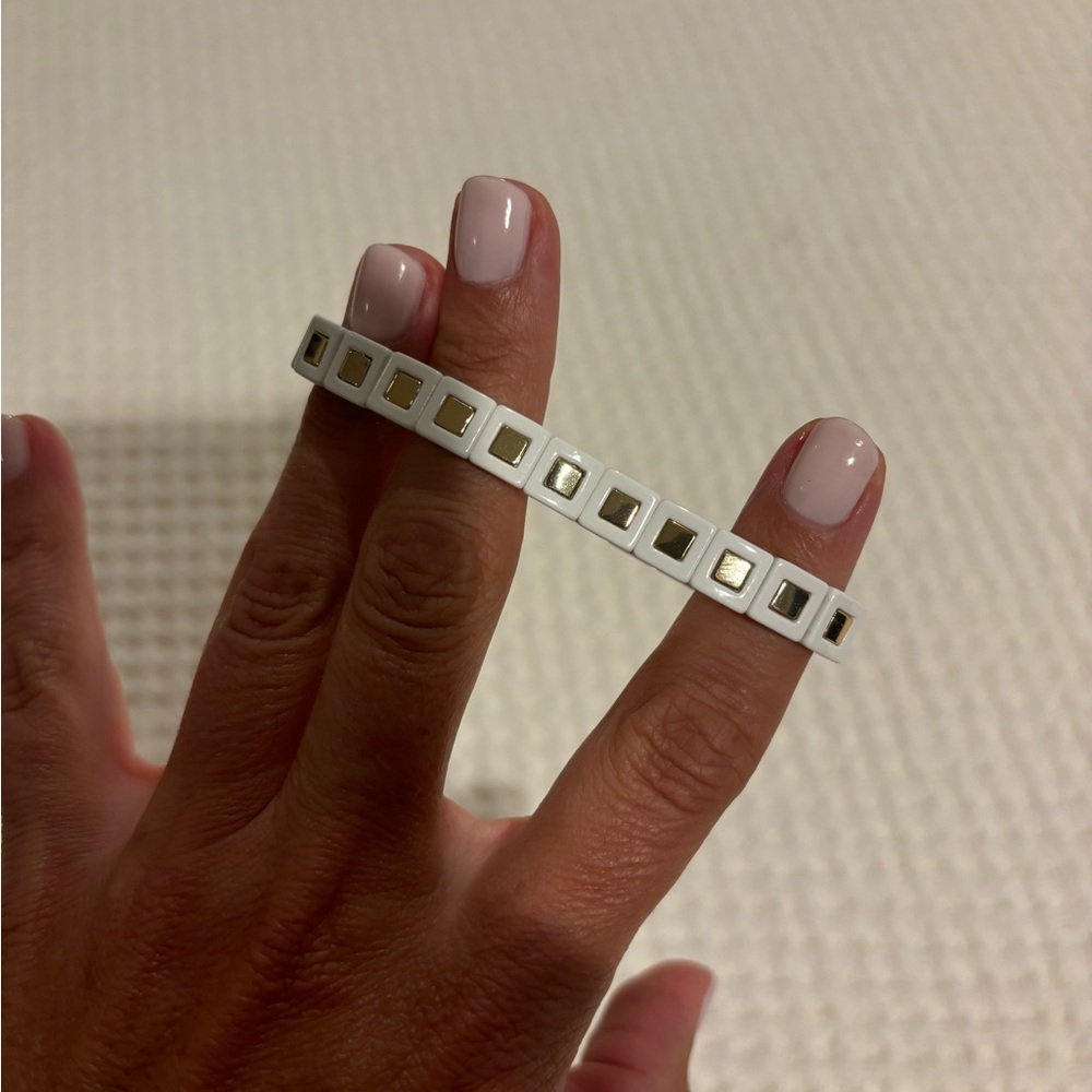 Roxanne Assoulin white bracelet